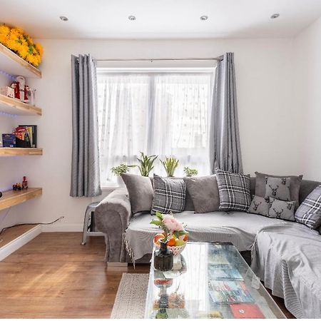 Fresh Apartment & Parking London Eksteriør billede